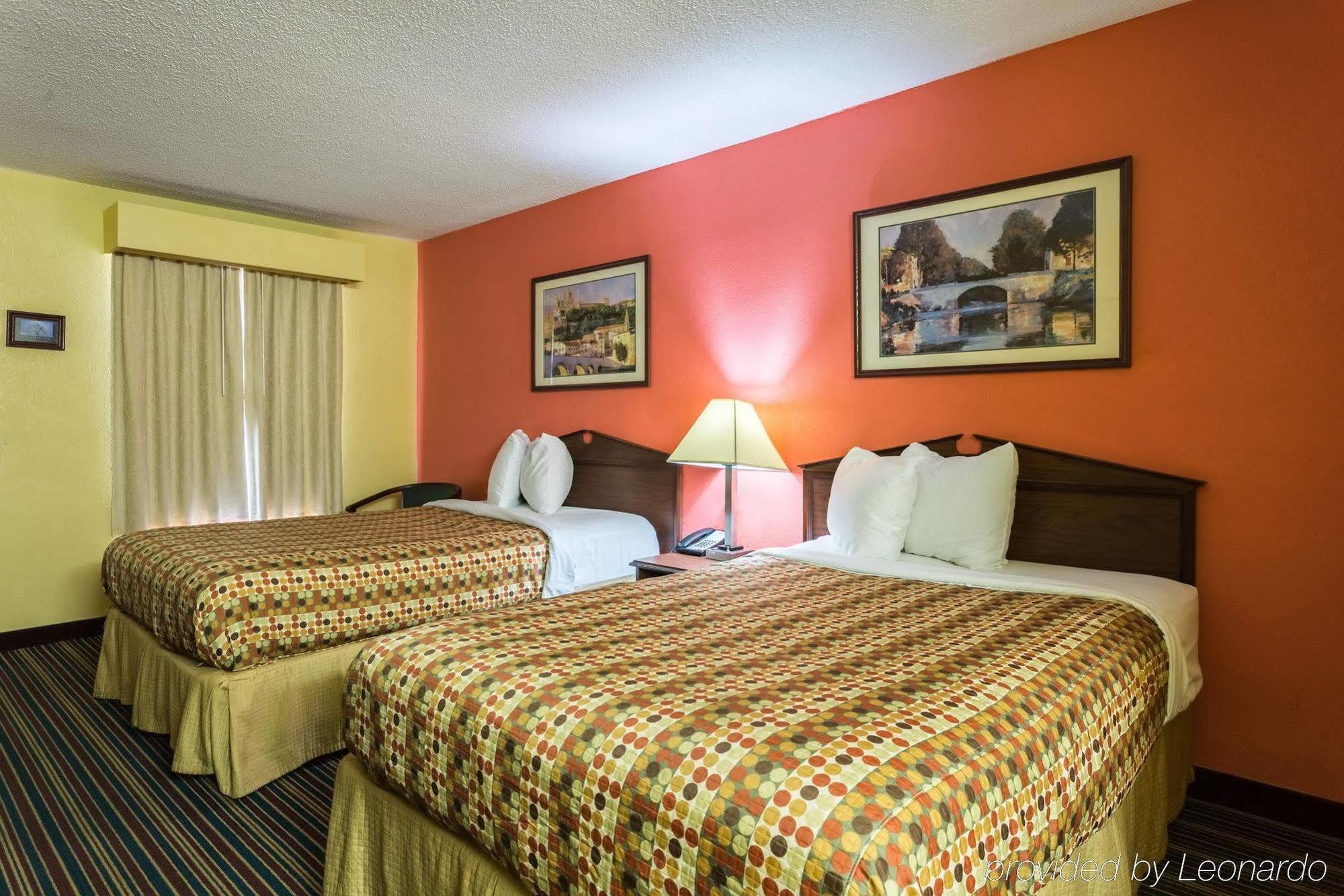 Econo Lodge Tupelo Eksteriør billede